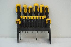 lot 76 image: screwdriver set