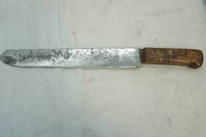 lot 83 image: Machete