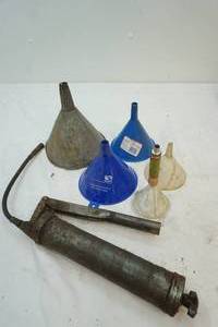 lot 115 image: grease gun and funnels