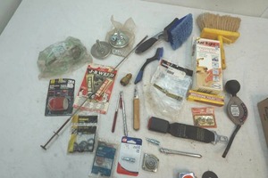 lot 159 image: pen magnets and tool pincher