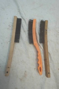 lot 162 image: wire brushes