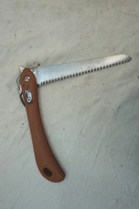 lot 169 image: Coghlans brush saw