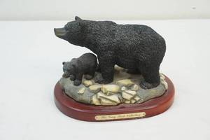 lot 196 image: bear figurine The Gray Rock Collection