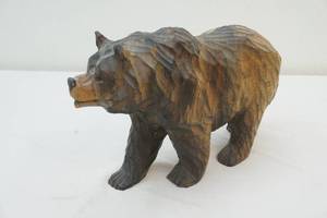lot 198 image: wood carved grizzly bear