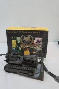lot 206 image: Caterpillar D7 die cast tractor