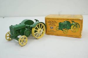 lot 216 image: John Deere model D tractor metal
