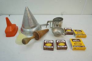 lot 221 image: Kerr jar lids, canning strainer