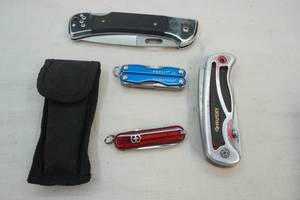 lot 225 image: pocket knives