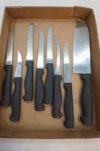 lot 227 image: Genrex kitchen knives