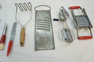 lot 250 image: kitchen utensils