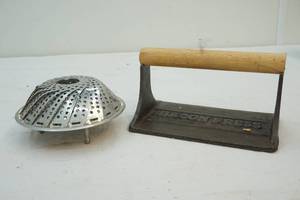 lot 262 image: cast iron bacon press