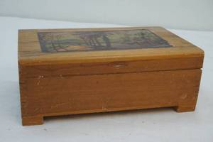 lot 266 image: decorative wood box
