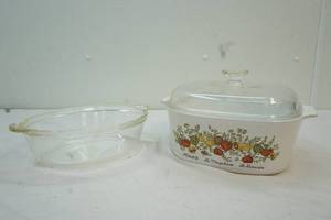 lot 276 image: casserole dish