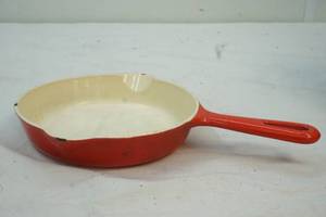 lot 282 image: Griswold frying pan