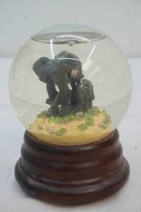 lot 305 image: elephant snow globe
