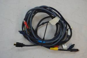 lot 357 image: HDMI cords