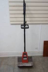 lot 373 image: Toro electric snow shovel