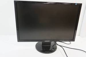 lot 1 image: Samsung flatscreen television 23