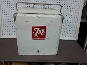 Vintage Metal Insulated 7-Up Cooler With Lid & Carry Handle 18x13x22