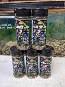 lot 718 image: New Set of (5) 6oz Southern Delight Vegy-Krill Algae Bites