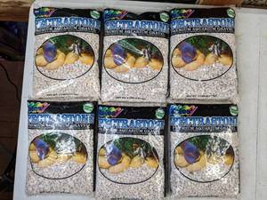 lot 309 image: (6) 5-Pound Bags of Estes Spectrastone Premium Aquarium Gravel (White)
