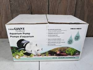 lot 148 image: NEW Little Giant PondWorks Aquarium Pump Item 580506 Model 2-MDQ-SC