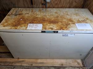 lot 895 image: Sears Best Kenmore 23 White Chest Freezer