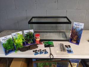 lot 958 image: Floor Model 15-Gal Tank with Assorted New Items (Plant Scapes, Omega One Flakes, and more)
