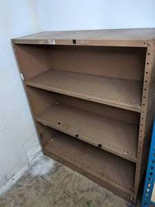 lot 898 image: 3 Shelf Closed Heavy Duty Shelving Unit, 43 x 36 x 12
