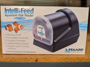 lot 1134 image: NEW Lifegard Aquatics IntelliFeed Automatic Fish Feeder