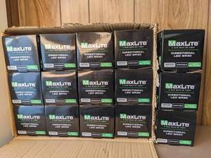 lot 1159 image: (15) MaxLite Bulbs 8W LED