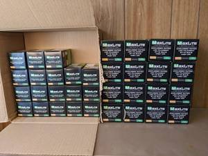 lot 1160 image: (24) MaxLite Bulbs 8W & 7W LED