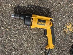 lot 1169 image: DEWALT Hammer Drill, 12-Inch, 7.8-Amp (DW511)