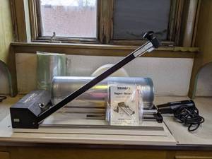 lot 1453 image: Traco Super Sealer Shrink Wrap System and Hot Shot Electric Heat Gun