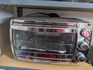 lot 1308 image: Oster Toaster Oven