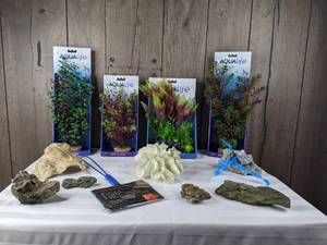 lot 1292 image: Assortment of (4) Plant Scapes, (7) Display CoralRock and 6 Fish Net