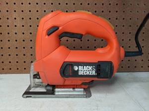 lot 1180 image: BLACKDECKER 4 Amp Jig Saw