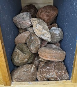 lot 1499 image: A Bunch of Large Rocks and Stones