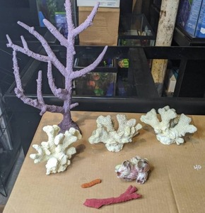lot 1482 image: 7-piece Lot of Assorted Artificial Coral