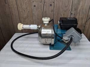 lot 1388 image: Grundfos Circulator Pump, Blue