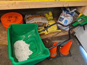 lot 1359 image: Vigoro Spreader for Seed, Fertilizer, and Ice Melt with 150lbs of Salt and 50lbs of Quikrete All-Purpose Sand