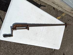 lot 1361 image: 55-Inch Clamp Bar