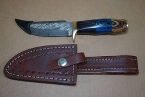 lot 252 image: NEW Handmade Damascus Style Blade Hunting Knife - Multi Tone Wood Handle