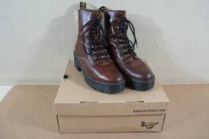 lot 168 image: Dr Martens Leona Leather Boots - Womens 8