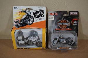 lot 177 image: Motorcycle Collector Replicas - Harley Fat Boy