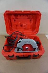 lot 101 image: Milwaukee 6390-20 7-14 Tilt Lok Corded Circular Saw with Case