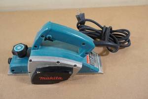 lot 103 image: Makita N1900B 4 Amp Power Planer