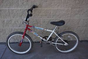 lot 124 image: Old School Columbia CR-300 BMX Bike