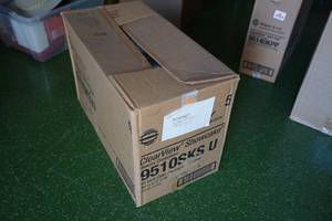 lot 131 image: 50 Pactiv 9510SKS U ClearView Showcake 10 Shallow Cake Containers