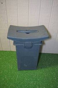 lot 141 image: Plastic Fishing Seat with Storage